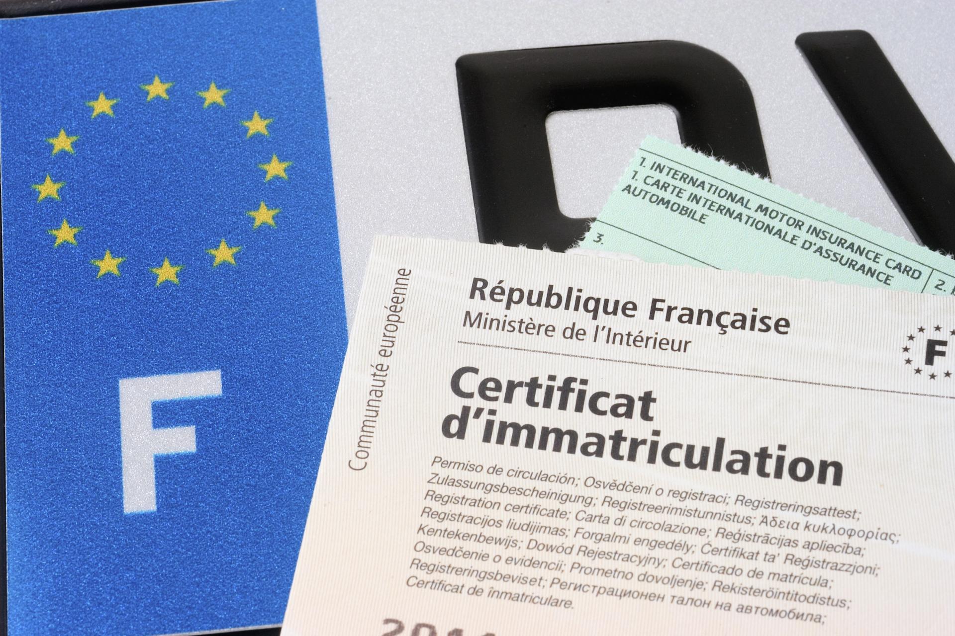 7772496660 le certificat d immatriculation d une voiture