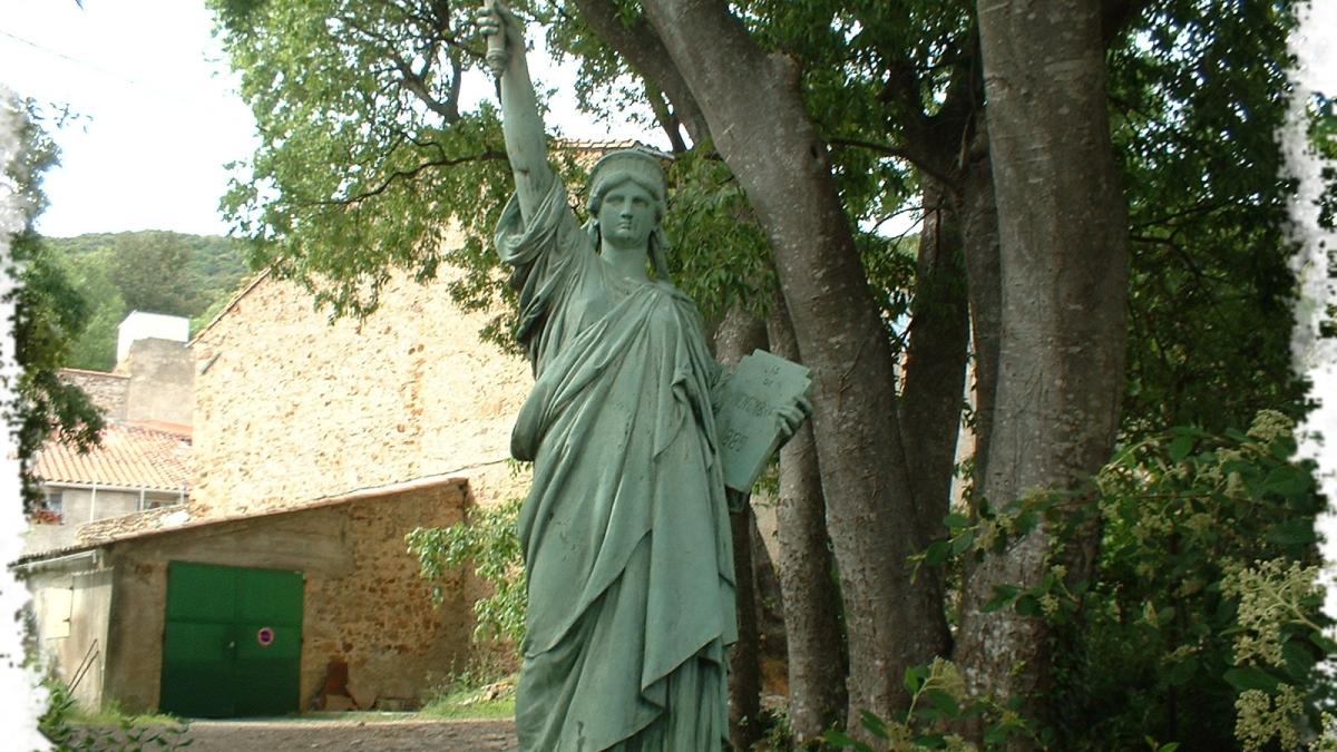Statue lib1